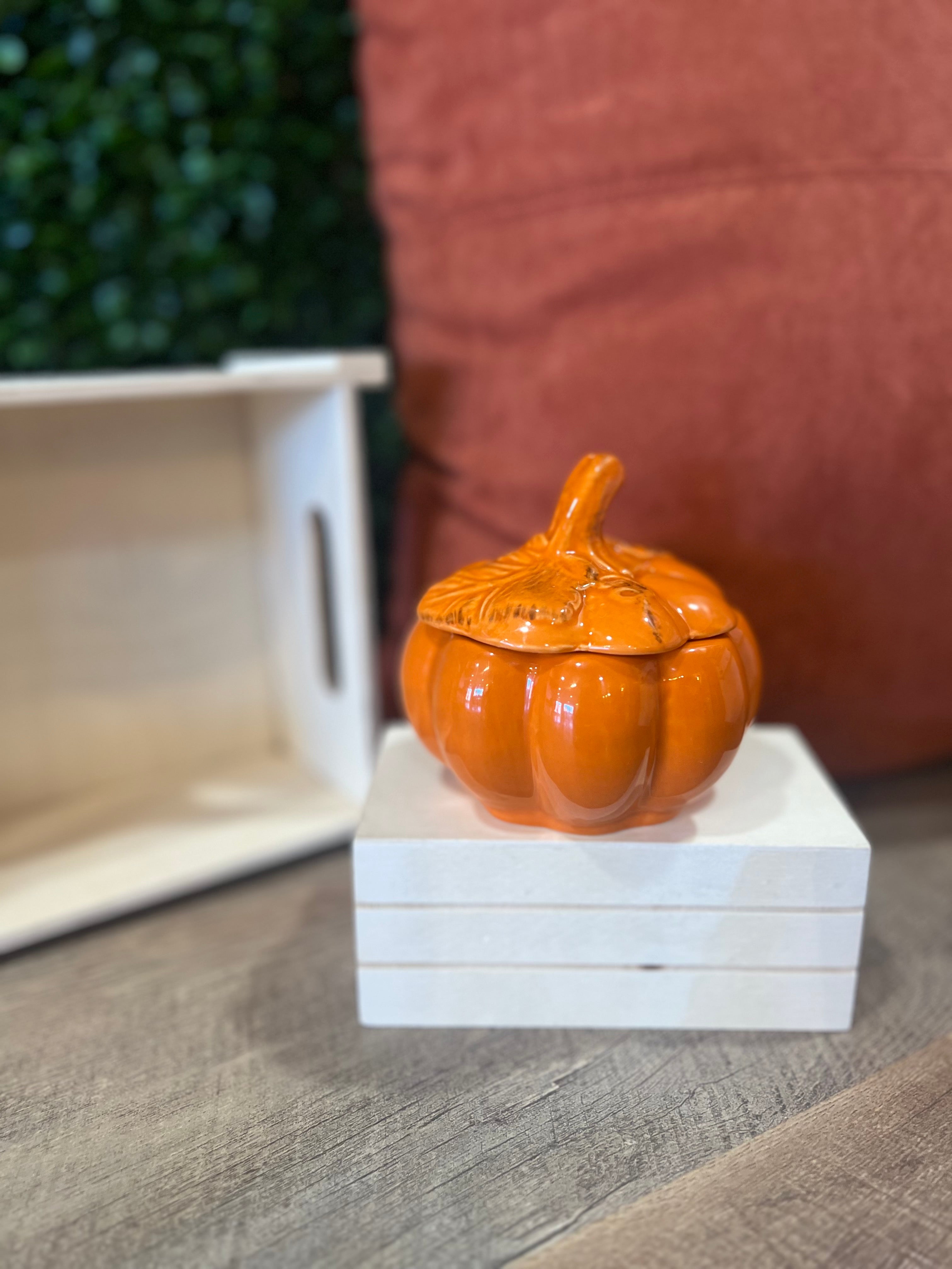5.5 oz Pumpkin Jar- Haunted House